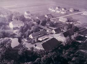 Foto (Archiv Heimatstube Groß Brunsrode): Luftbild von 1954