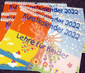 Bild vergr&ouml;&szlig;ern: Foto (© Gemeinde Lehre): Die Bilder, die in diesem Jahr den Kunstkalender 2022 bestücken werden.