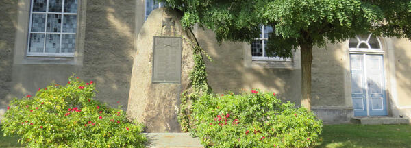 Bild vergr&ouml;&szlig;ern: Foto (Gemeinde Lehre): Der Gedenkstein in Groß Brunsrode.