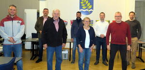 Bild vergr&ouml;&szlig;ern: Foto (Gemeinde Lehre): Der neue Ortsrat Flechtorf: Kai Kunze, Gemeindebürgermeister Andreas Busch, Helmut Bauwe, Marc Böhles, Ortsbürgermeisterin Edelgard Hahn, Sven Struckmann, stellv. Ortsbürgermeister Jens Hoppe, Oliver Spinnler (v. l. n. r.)