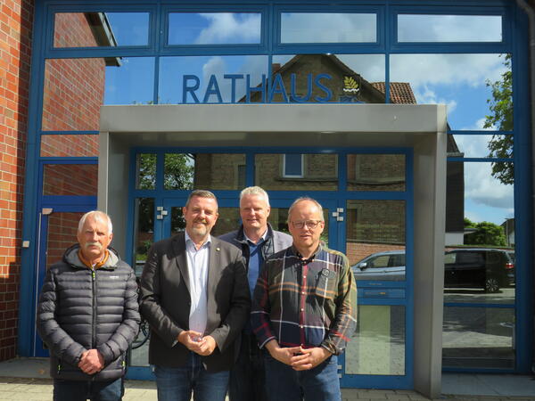 Bild vergr&ouml;&szlig;ern: Foto(Gemeinde Lehre): Tauschten sich zu landwirtschaftlichen Themen aus: Heinz-Georg Prenzel, Andreas Busch, Volker Meier und Jörg Schrieber (v.l.).