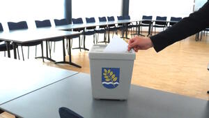 Bild vergr&ouml;&szlig;ern: Wahllokal Ratssaal