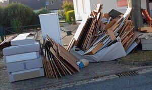 Bild vergr&ouml;&szlig;ern: Möbelstücke sollten nur soweit wie unbedingt möglich zerkleinert werden.