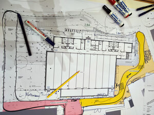 Bild vergr&ouml;&szlig;ern: Auf dem Bauplan konnten alle Ideen für die Gestaltung aufmalen und eintragen.
