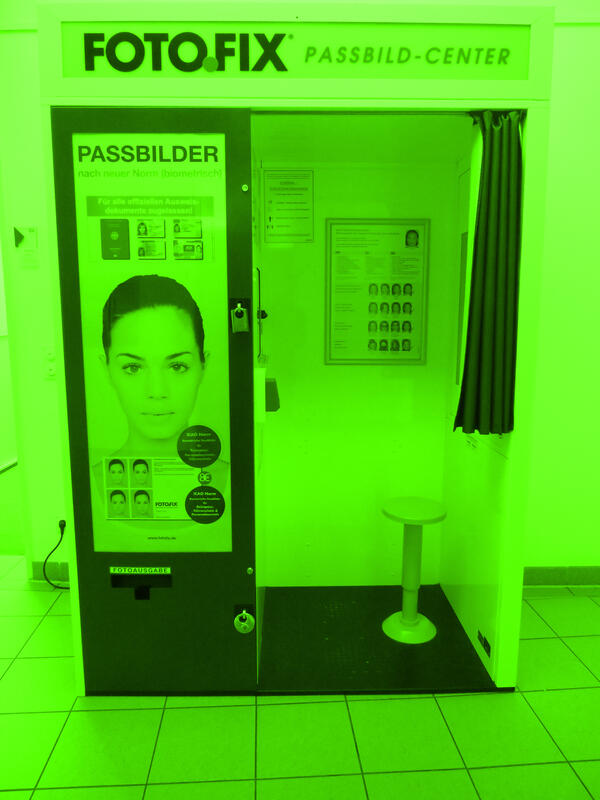Bild vergr&ouml;&szlig;ern: Foto (© Gemeinde Lehre): Fotoautomat in der Gemeinde Lehre
