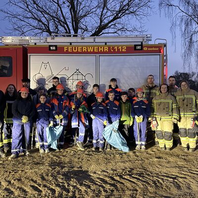 Bild vergr&ouml;&szlig;ern: Auch die Gemeindejugndfeuerwehr aus Lehre war in der Umweltwcohe aktiv.