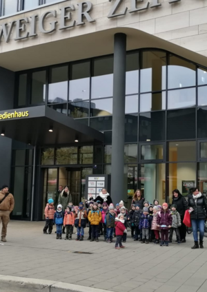Bild vergr&ouml;&szlig;ern: Vorlesetag_Kita_Muehlennest_Funke_Medienhaus