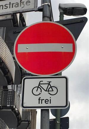 Bild vergr&ouml;&szlig;ern: Symbolfoto (© Pixabay ): Der Rosinenweg in Lehre ist nun eine falsche Einbahnstraße.