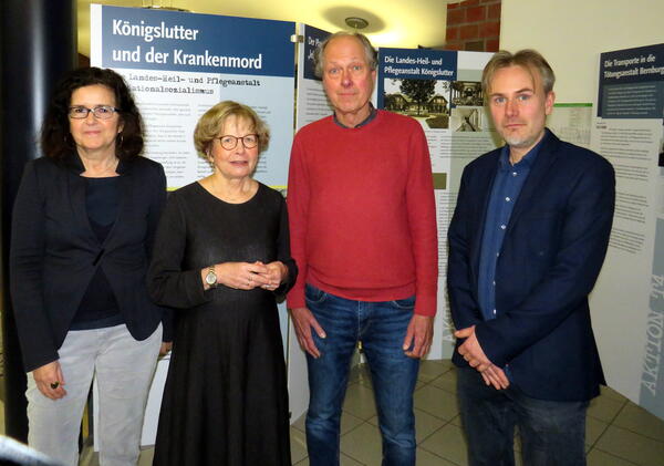 Bild vergr&ouml;&szlig;ern: Bild: (© Gemeinde Lehre) Ausstellungseröffnung „Königslutter und der Krankenmord“