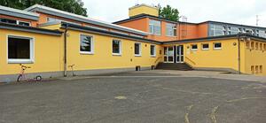 Bild vergr&ouml;&szlig;ern: Foto (Archiv Gemeinde Lehre): Die Schule in Flechtorf: Künftig sollen hier Überwachungskameras für mehr Sicherheit sorgen.
