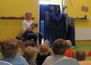 Bild vergr&ouml;&szlig;ern: Foto (Gemeinde Lehre): Die Krippe machte ihr eigenes Figurentheater.