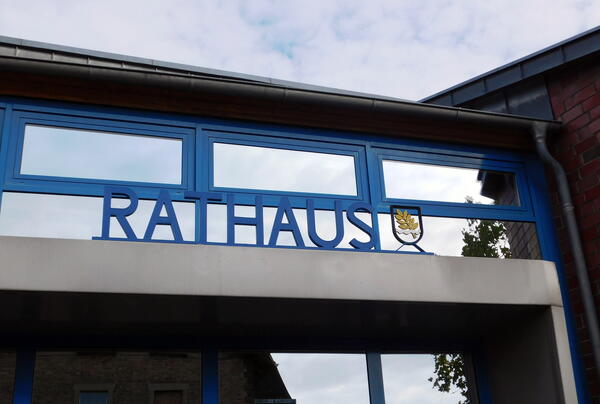 Bild vergr&ouml;&szlig;ern: Symbolfoto (Gemeinde Lehre): Das Rathaus in Lehre.