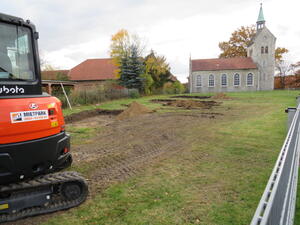 Bild vergr&ouml;&szlig;ern: Baustart: Der Spielplatz in Groß Brunsrode. (Foto: Gemeinde Lehre)