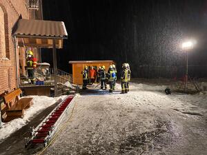 Bild vergr&ouml;&szlig;ern: Fotos (Gemeindefeuerwehr Lehre): Es gab einen Wasserschaden in der Brunsroder Kita, die Feuerwehr war im Einsatz.